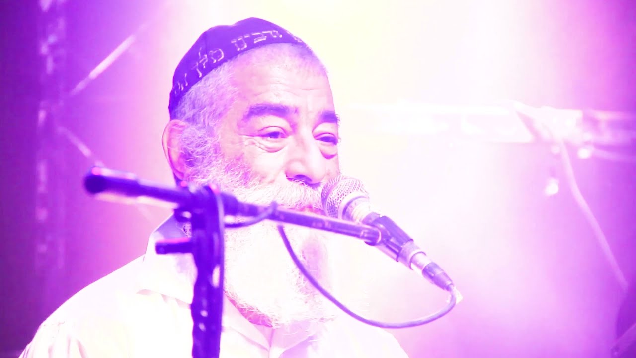 דני סנדרסון עם אריאל זילבר - בדיעבד בהופעה 2015