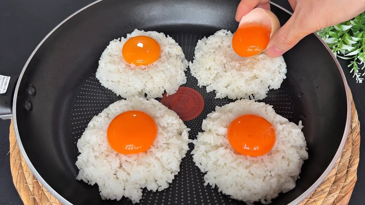 Just pour the eggs over the rice! A simple trick that will surprise everyone! Mom's secret recipe!