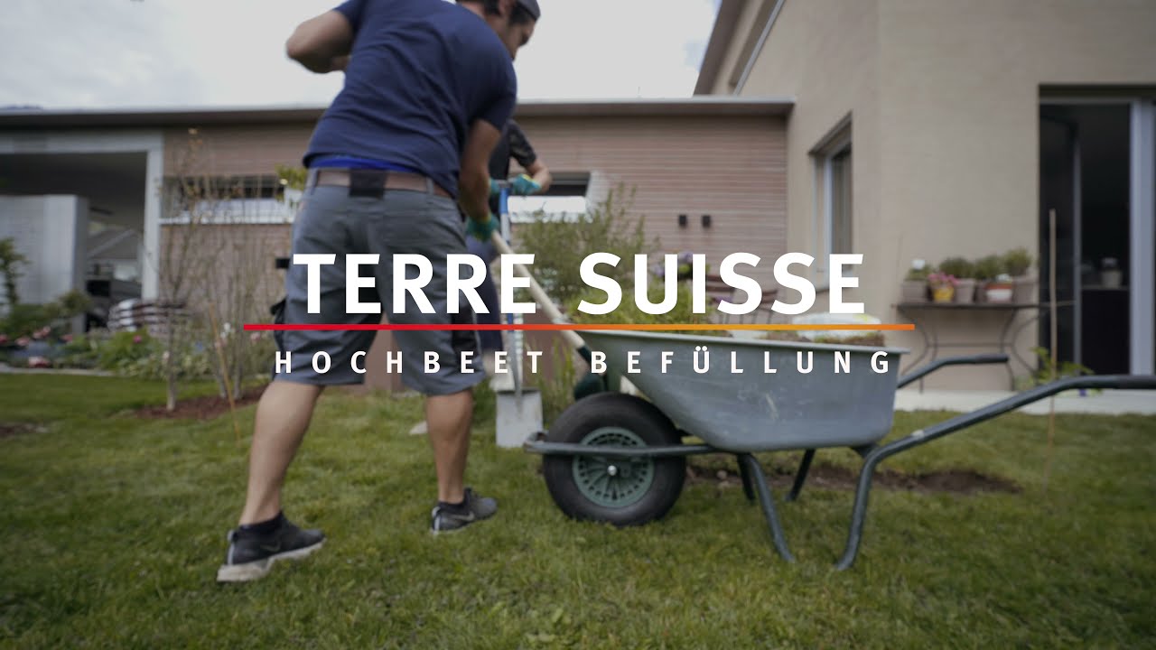 Hochbeet Bef&uuml;llung in drei Schichten