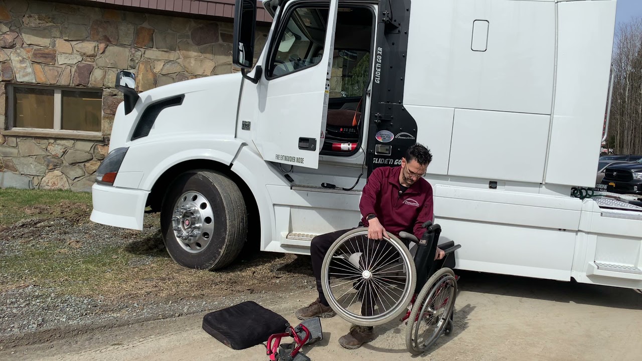 Glide 'n Go XR  Tractor Trailer Exterior View Exiting