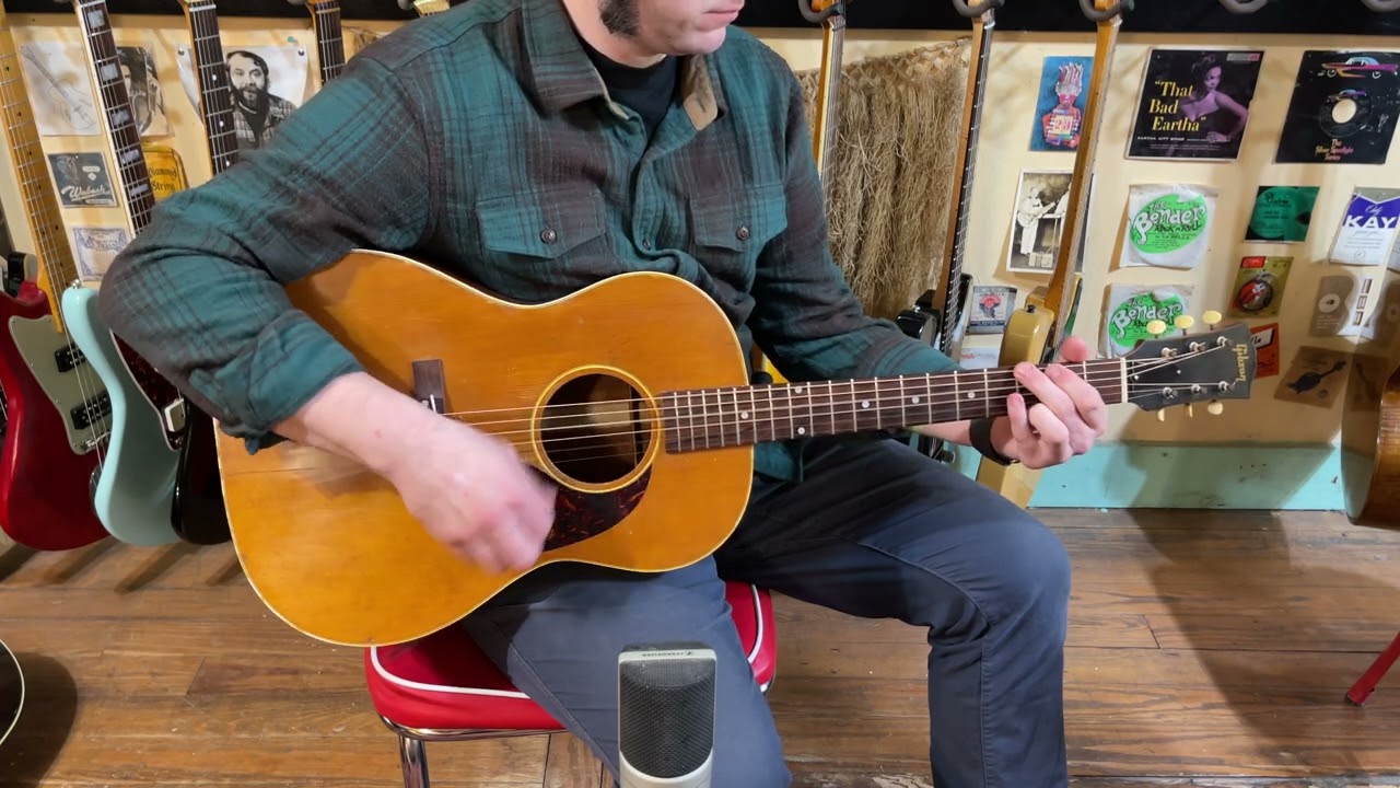 1953 Gibson LG-3 00-size guitar