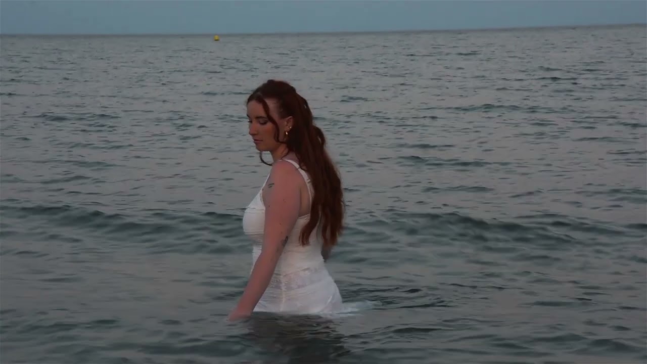 Agatha K - Mirant al cel (Videoclip Oficial)