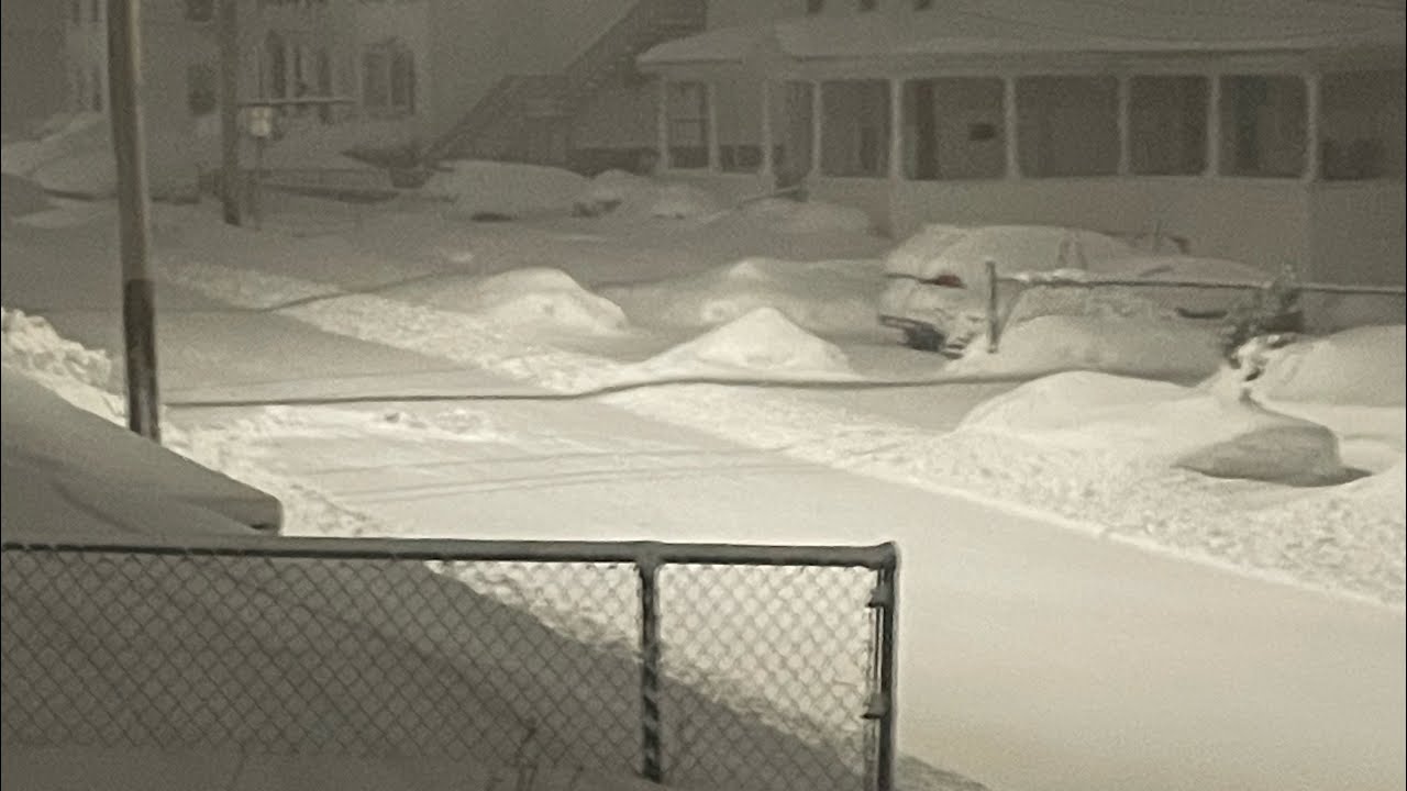 CRAZY 😱 MASSACHUSETTS  BLIZZARD 🥶 HIGH WINDS #massachusetts #blizzard #live  #shortsfeed #fyp #new