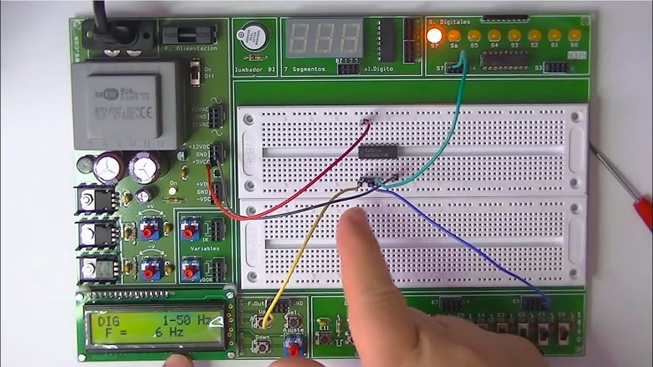 Laboratorio electrónico Universal Trainer