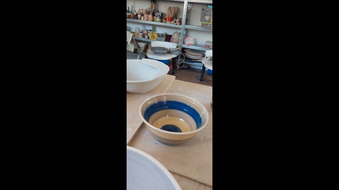 צביעה באובניים בצבעי אנגוב