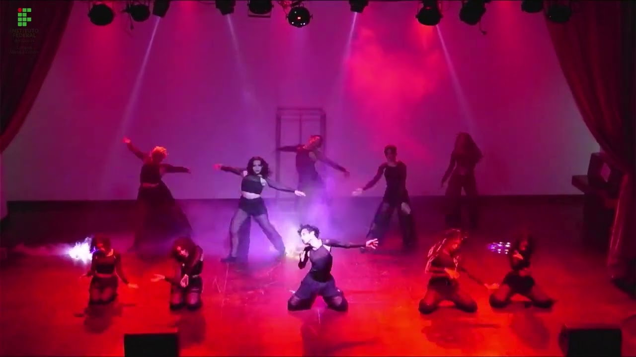 Dança do curso de IQUI