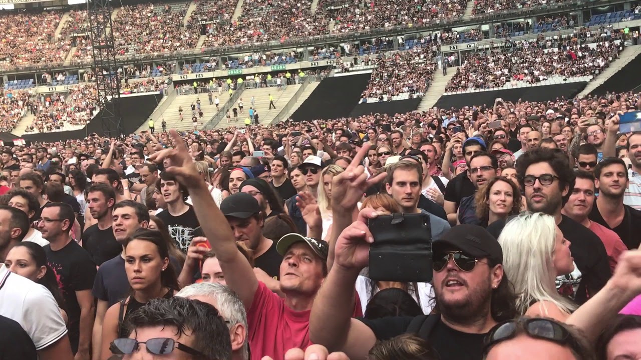 Guns N' Roses - You Could be Mine  (Live 2017 France Paris)