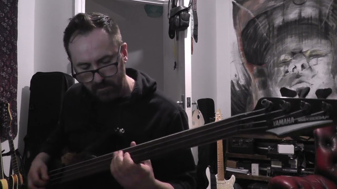 Peter Gabriel - Tony Levin bass cover in 'Sledgehammer' (Yamaha RBX 800AF