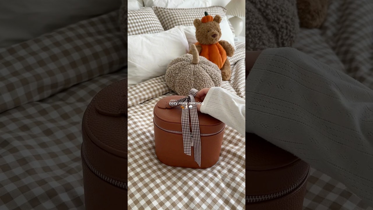 Rainy mornings are the best🧸🌧️ #morningroutine #cozy #rainyday #fallvibes #autumn