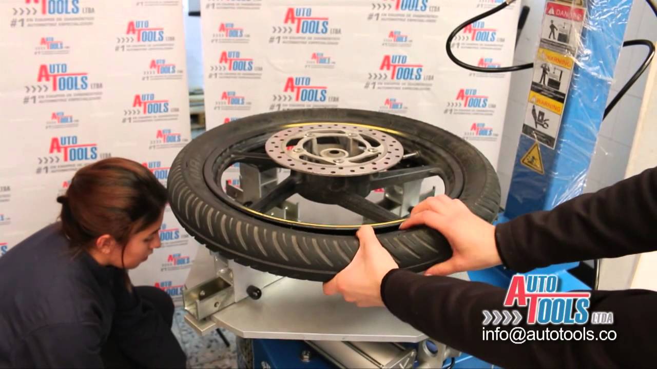 Cómo usar un Montallantas de motos