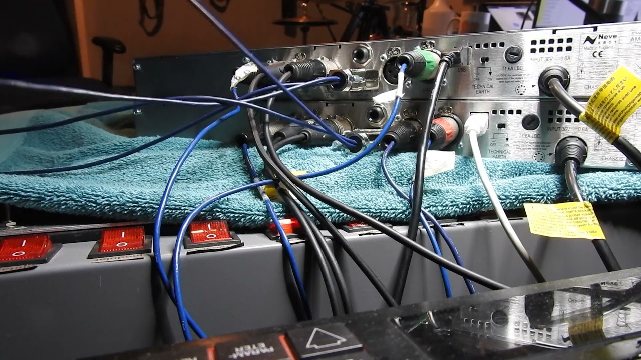 AMS Neve 8801 Stereo link and Key Input : How to build the 9 pin D- Sub and demonstration.