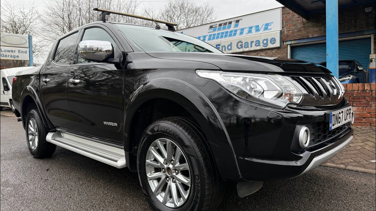 Tour of our Mitsubishi L200 2.4 DI-D 4WD Warrior 5 Door Pick Up Black Manual Diesel