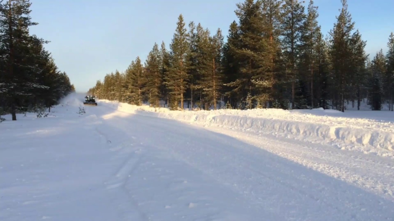 Arctic Machine Oy - AM 4000 HPD and AM SHJ 207 TR on Valtra T-series tractor