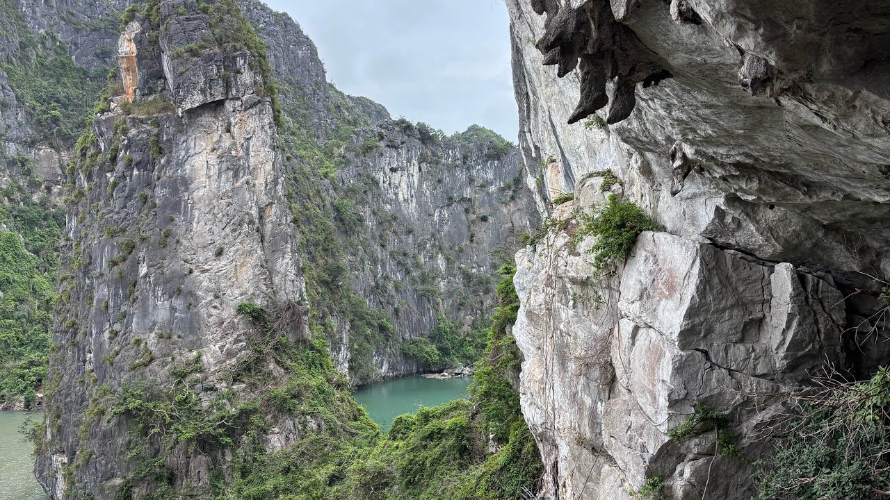VLOG 5 - Hanoi & Ha Long Bay