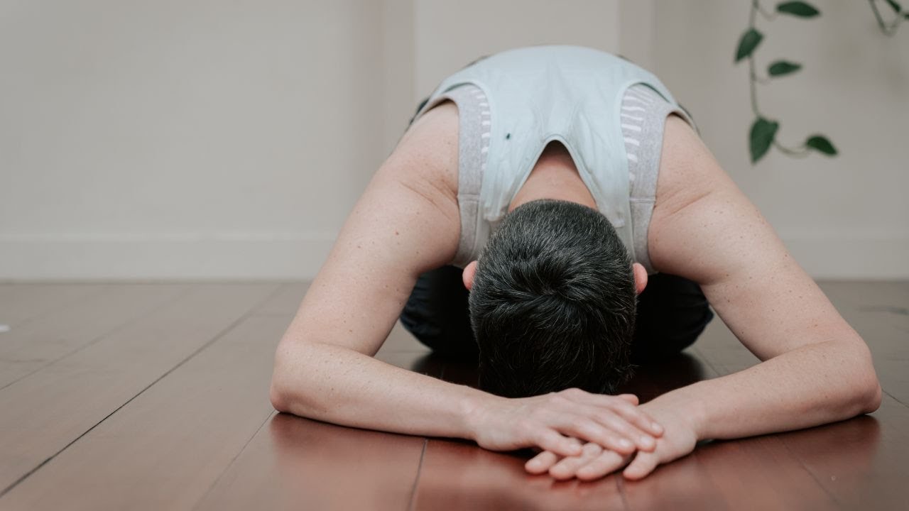 Tutorial: Shoulder Stand with Arise in Oakland teacher Amanda Modell