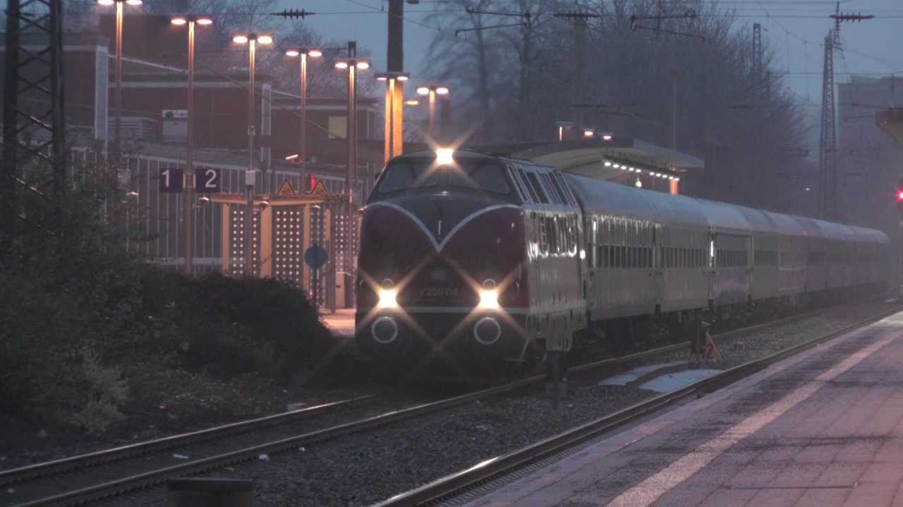 V200 116 (BR221) leaving (waking up) Bochum HBF