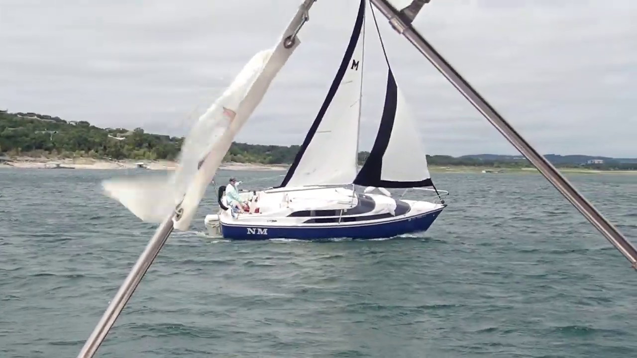 Macgregor 26M motor sailing Lake Travis, Austin, TX 2019