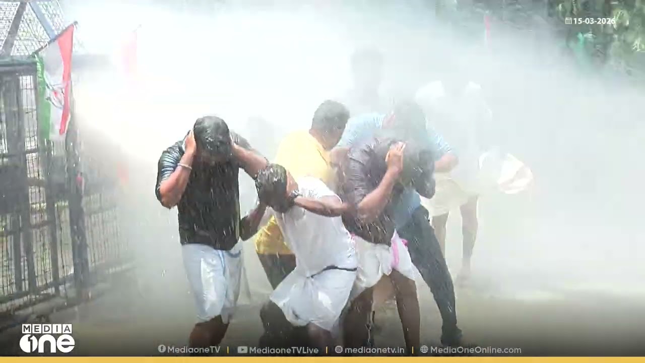 'പ്രശാന്ത് അണ്ണൻ വീട്ടിലിരിക്കും... അഴിമതി വീരന് നാണമില്ലേ...'; യൂത്ത് കോൺഗ്രസ് മാർച്ച്