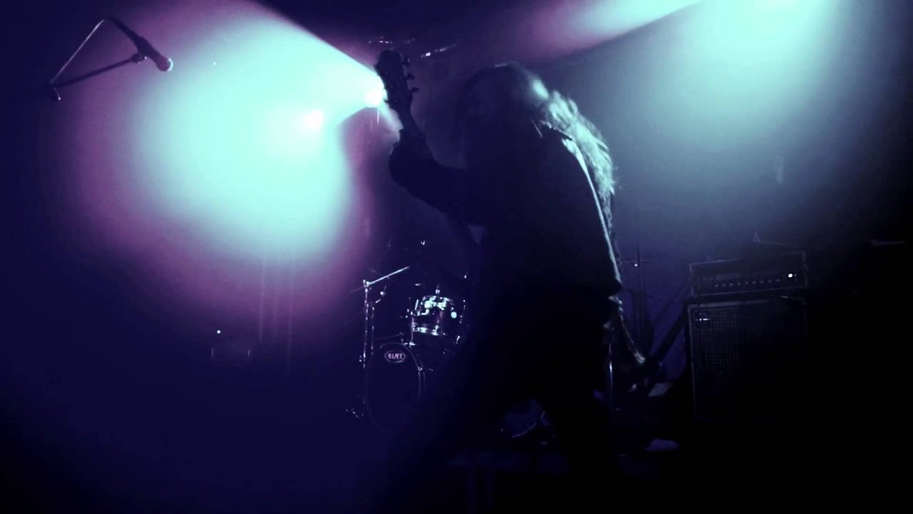 BÖLZER - ENTRANCED BY THE WOLFSHOOK/ZEUS - SEDUCER OF HEARTS (Live)