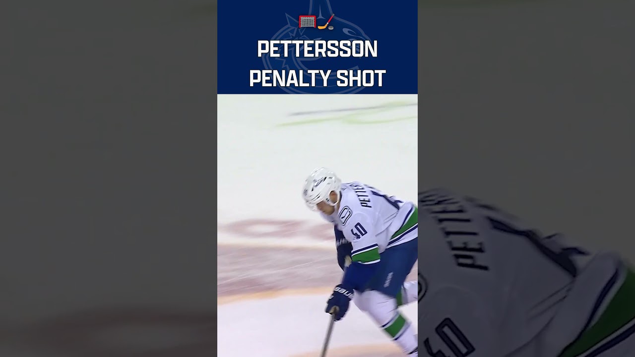 Pettey DENIED on the penalty shot! ❌❌❌