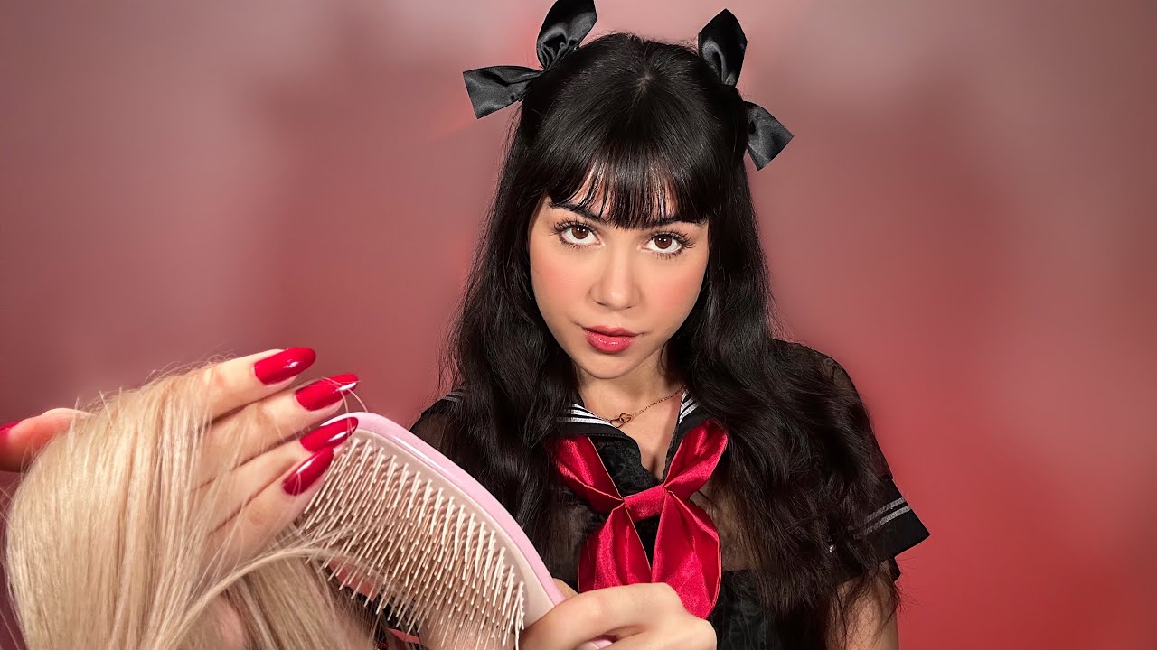 ASMR ✨La CHICA del fondo de la CLASE juega con tu cabello
