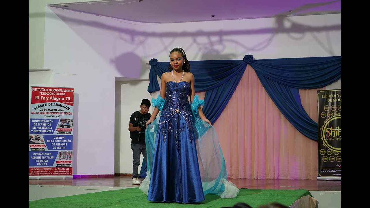 Sesión de Fotos en desfile de modas de escuela de alta costura