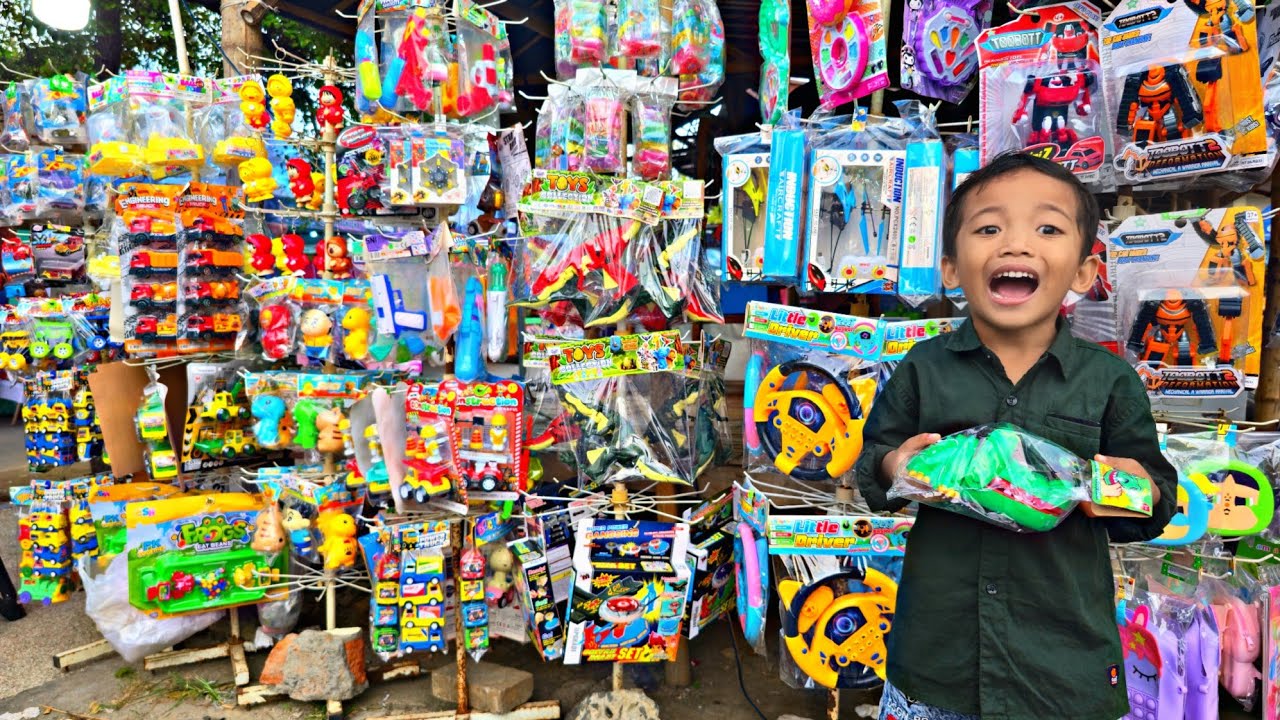 BERMAIN KE PASAR MALAM BELI MAINAN & NAIK WAHANA MOBIL-MOBILAN,KUDA-KUDAAN DAN BELI ICE CREAM ROLL