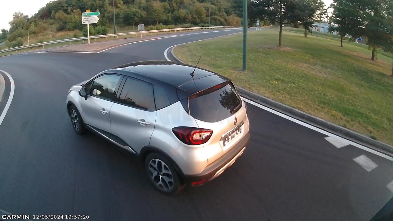 Dashcam France N°20 - Idiots, CloseCall, Funny moments..