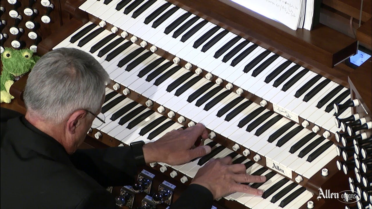 Maestro Hector Olivera performs Widor's Toccata from Symphony No.5