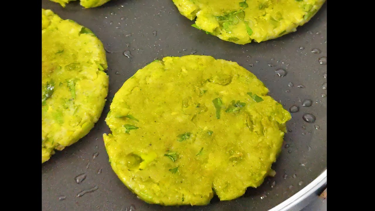 पेट भरा है पूरा फिर भी ये चाट खाने से कभी मना नहीं करेंगे