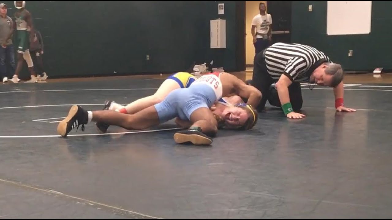 Boys Pinning girls in competitive wrestling (125)
