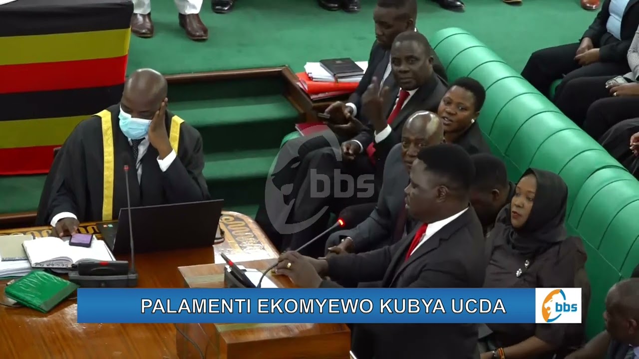 Hon. Zaake yekengedde emmundu mu Palamenti, olukiiko ne luyiika
