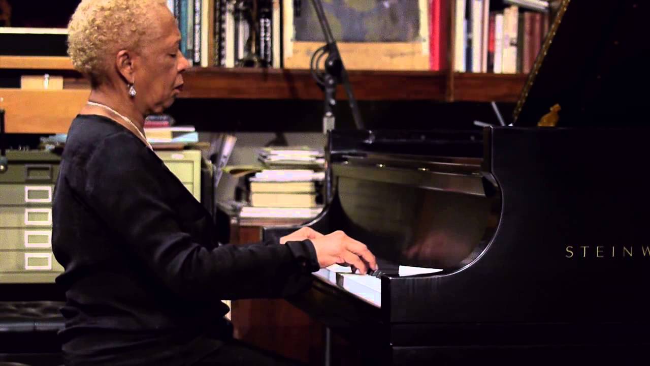 Teresita Gomez plays Luis Calvo: Lejano Azul and Malvaloca
