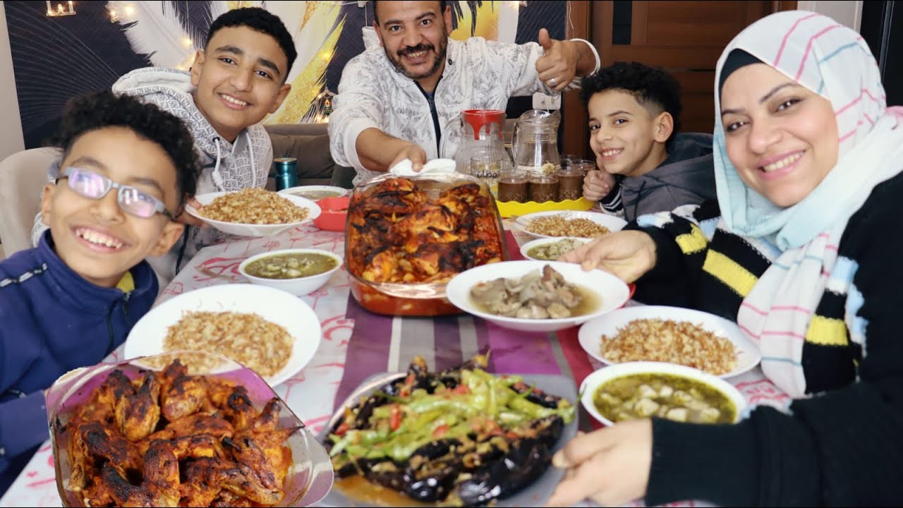 تحدي اكل/على سفره جديده القلقاس بالسلق الاخضر وطاجن البطاطس بالبصل والفراخ اول سفره من دي في رمضان