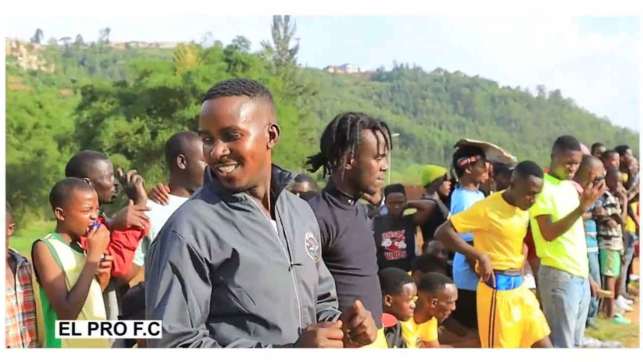 Regan, ndetse nabakinyi bakanyujijeho murwanda bitabiriye umukino wahuje  El pro fc vs friendly fc