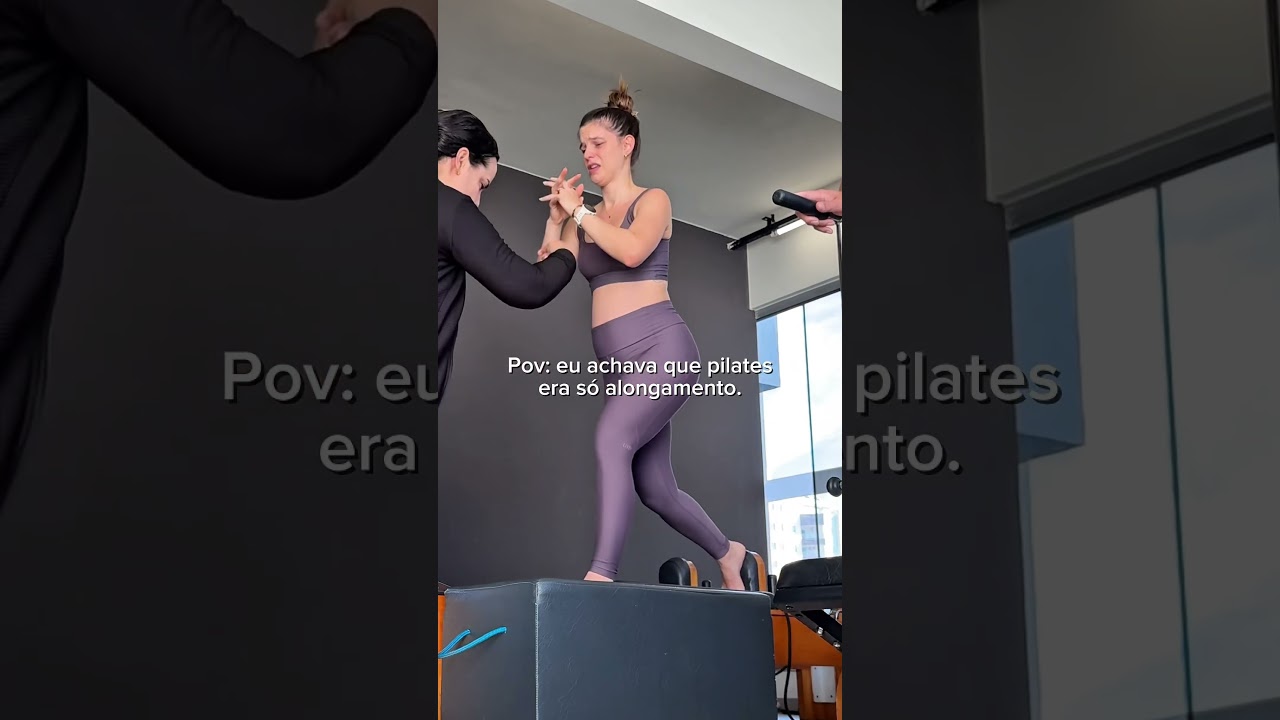 Pilates é sofrimento duplo: alongando e agachando 😂