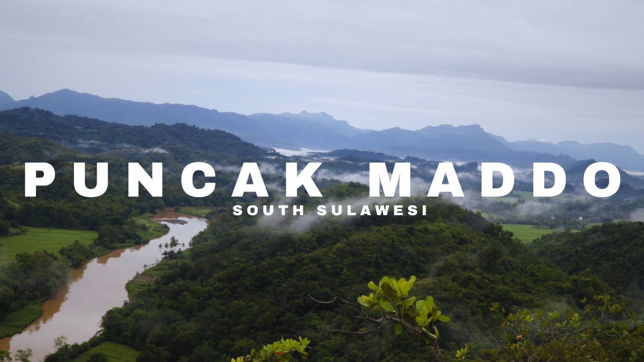 camping di hujan deras bersantai di tenda