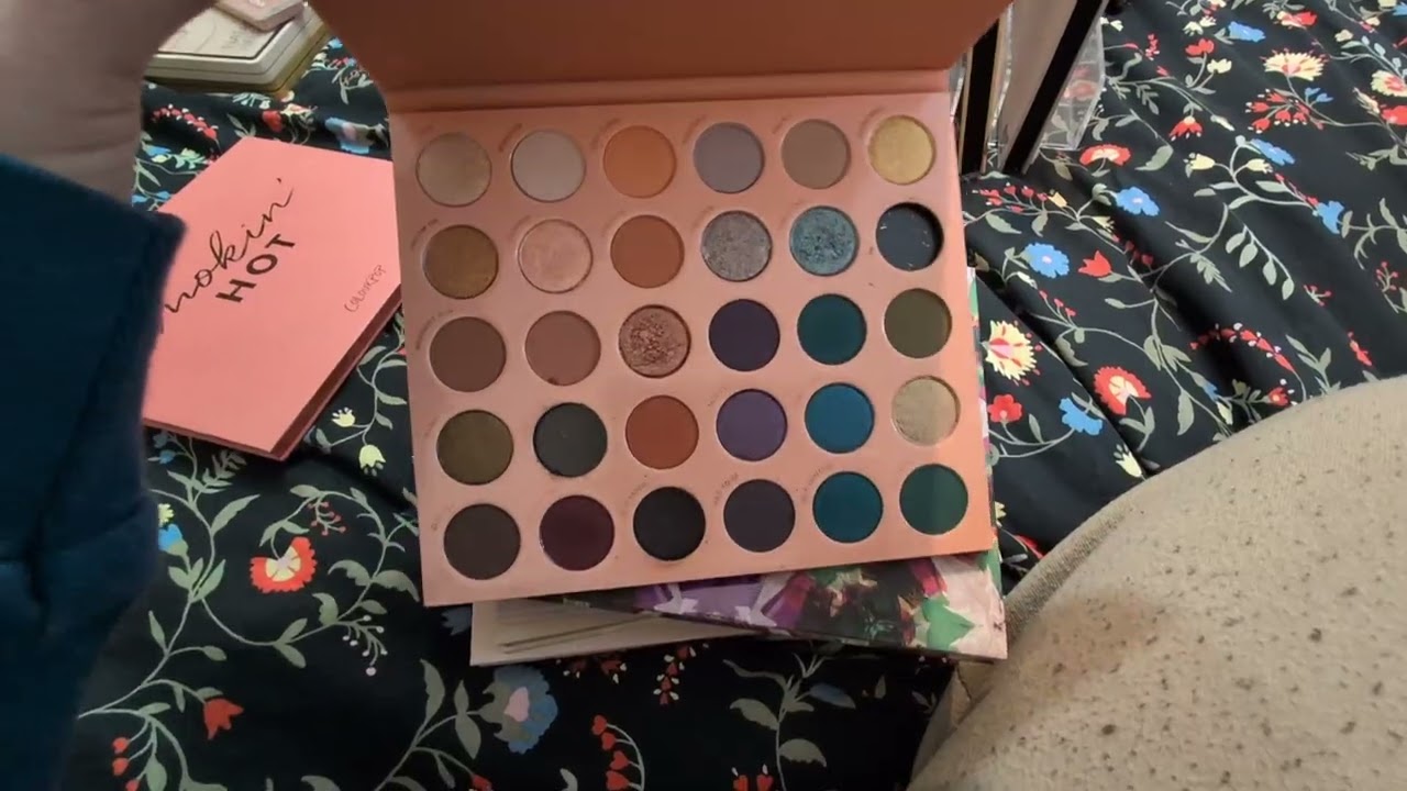 Starting 2026 as an Eyeshadow Hoarder and I'm Not Ashamed 