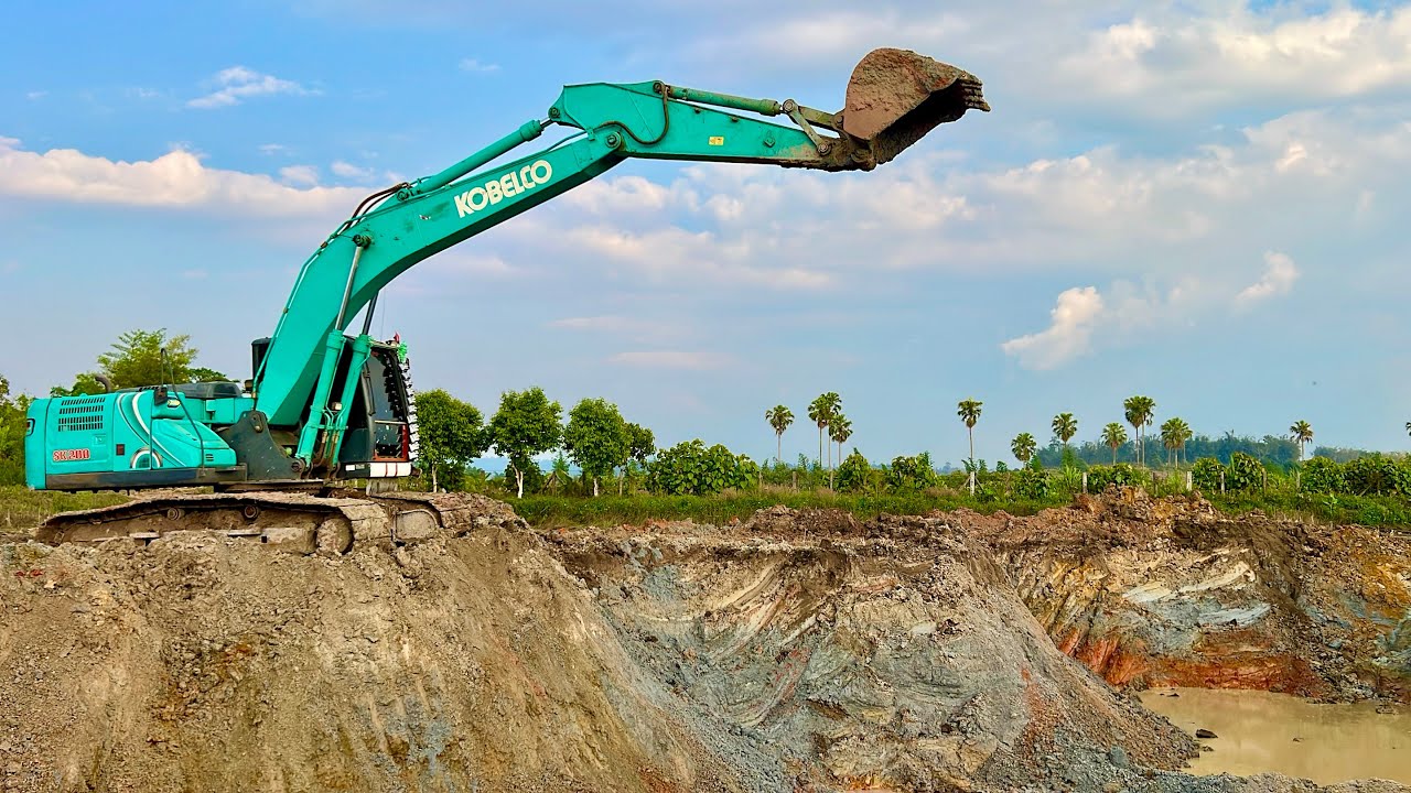 I worked over 24 hours to build this pond with an excavator. #kobelcosk200 