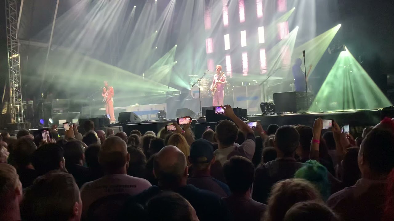 Biffy Clyro - Black Chandelier LIVE at Cardiff Bay