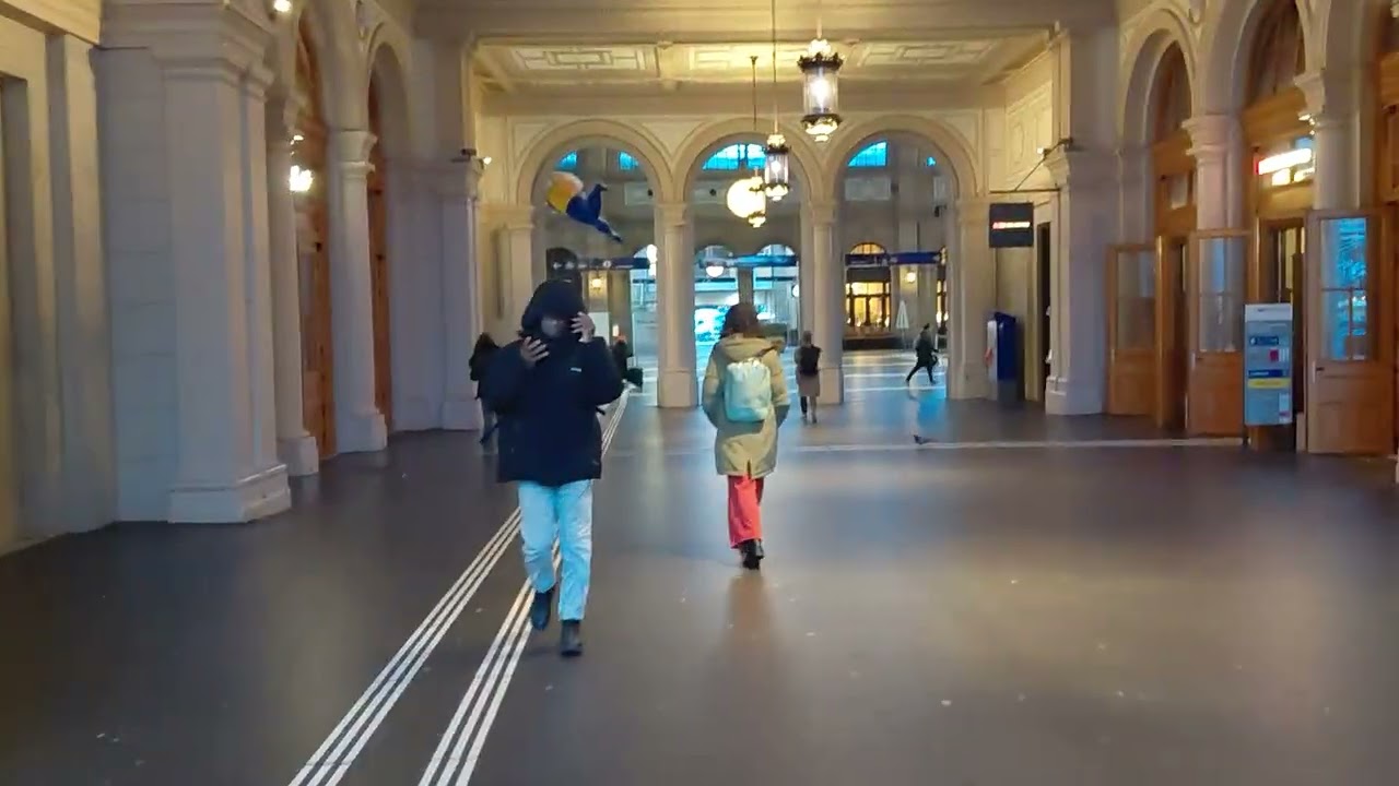 In Zürich fahren die Trams pünktlich. #Zürich #Bahnhofplatz #SwissPolitics #Schweiz #reisen 