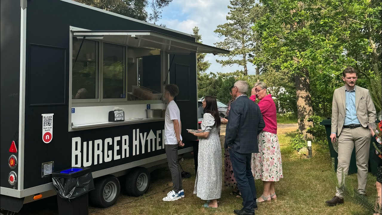 POV: The Burger TRUCK | Making CHEESE BURGER in Foodtruck 🍔🍔| Greasy burgers making | BURGER HYTTEN