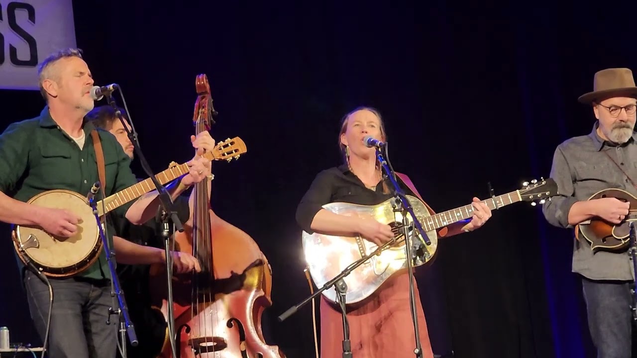 Pharis & Jason Romero and Friends -  Been All Around This World