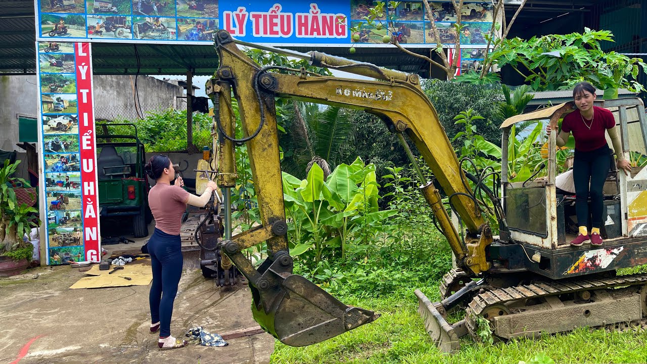 Challenge of genius girl repairing and restoring interior and cylinder of komatsu pc55 bucket