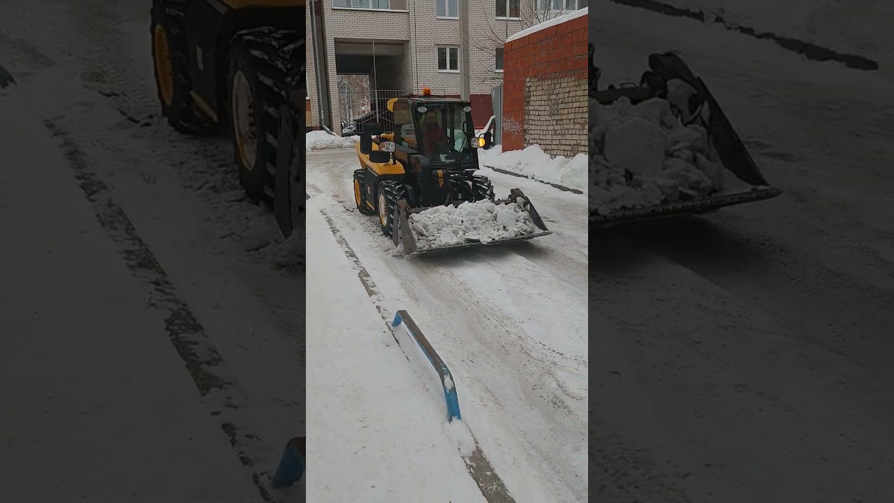 Уничтожение колеи во дворе погрузчиком JCB