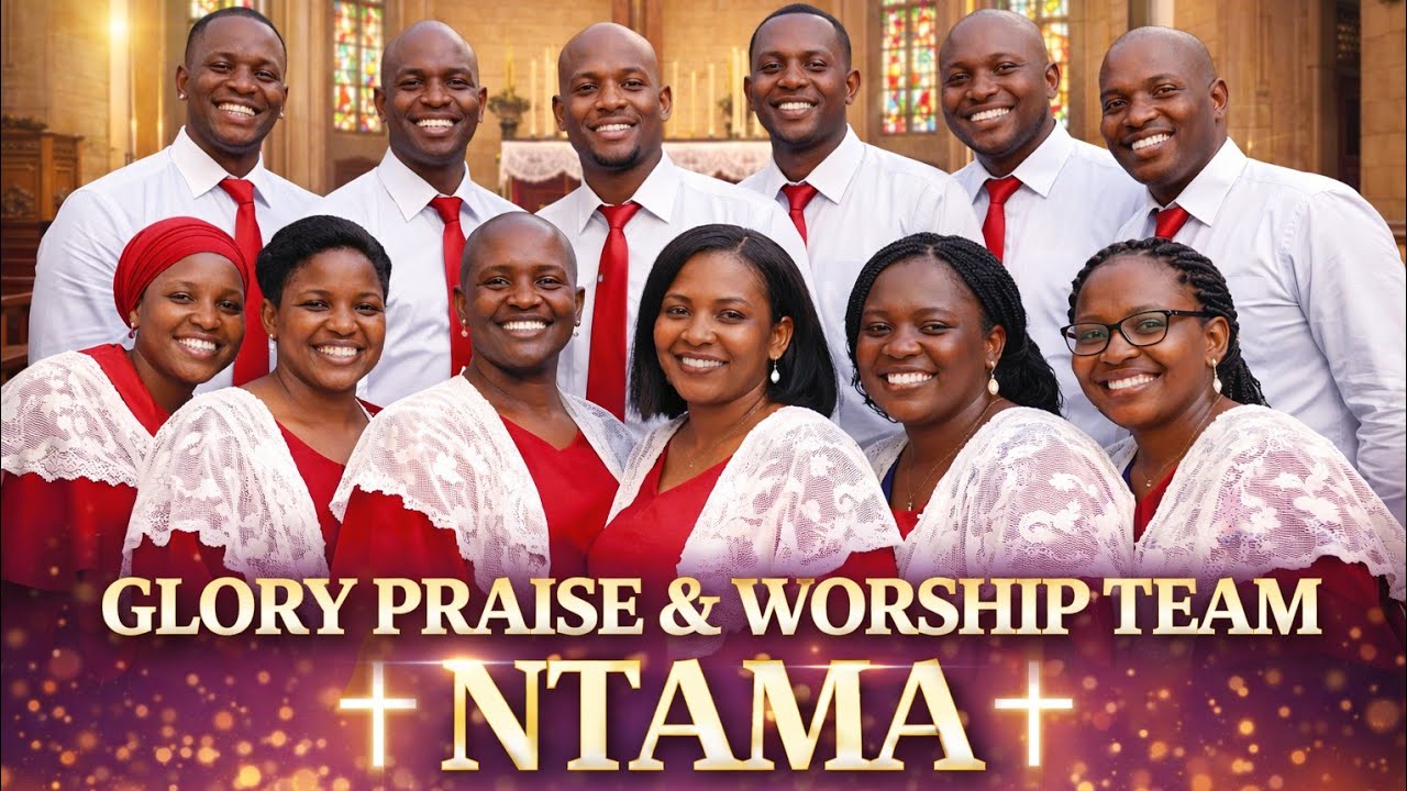 WAKATI WA SIFA VIJANA WAKISIFU KUTEMBEA NA YESU