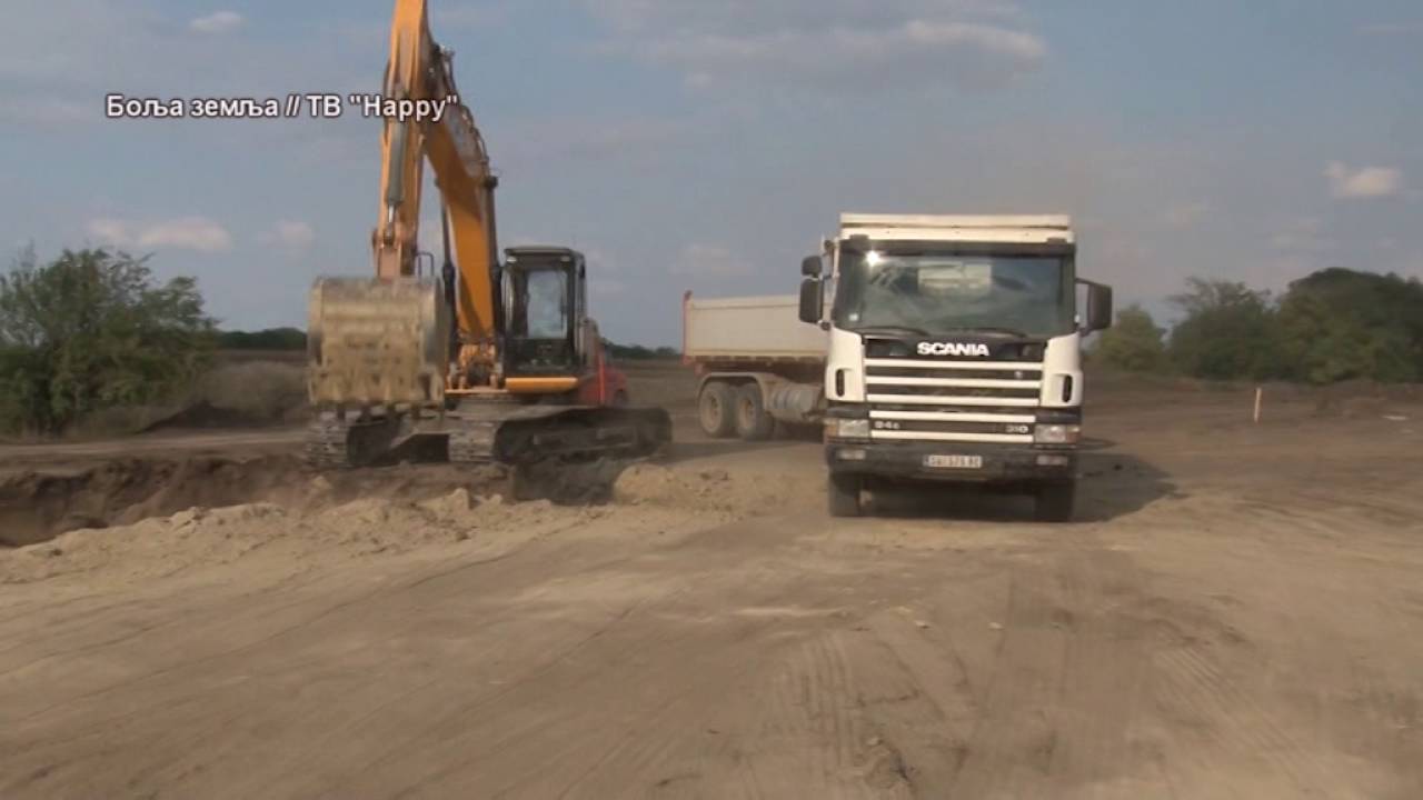 Kopa se ogroman novi kanal u Vojvodini  - ali zasto nema ribe i zasto masine stoje ?