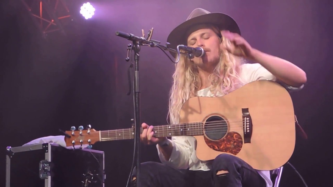 Ziggy Alberts [1] Runaway (Tilburg, Festival Mundial, 25-6-2017)