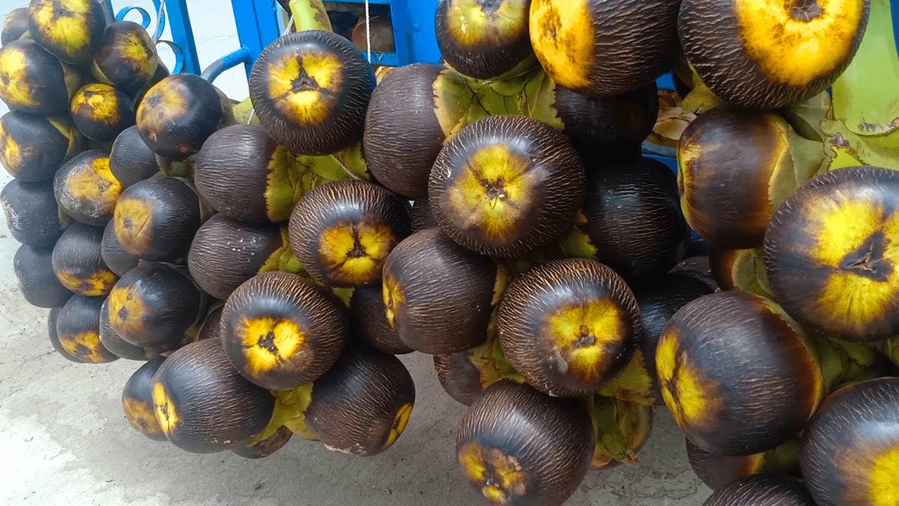 Palm Fruit Cutting Skill Show - #DavinStreetFood
