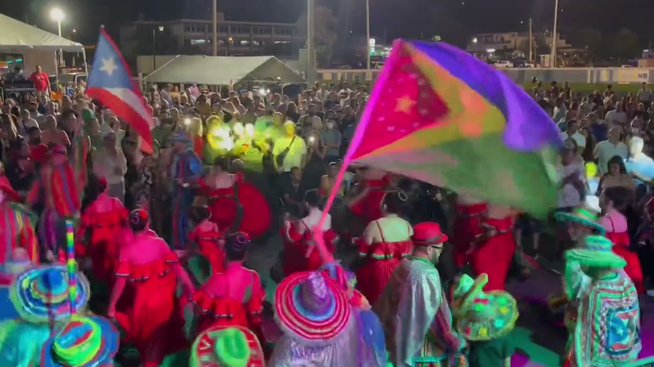 Israel Medina en las Fiestas Patronales de Moca 2022 con la Parranda La Nueva Generación